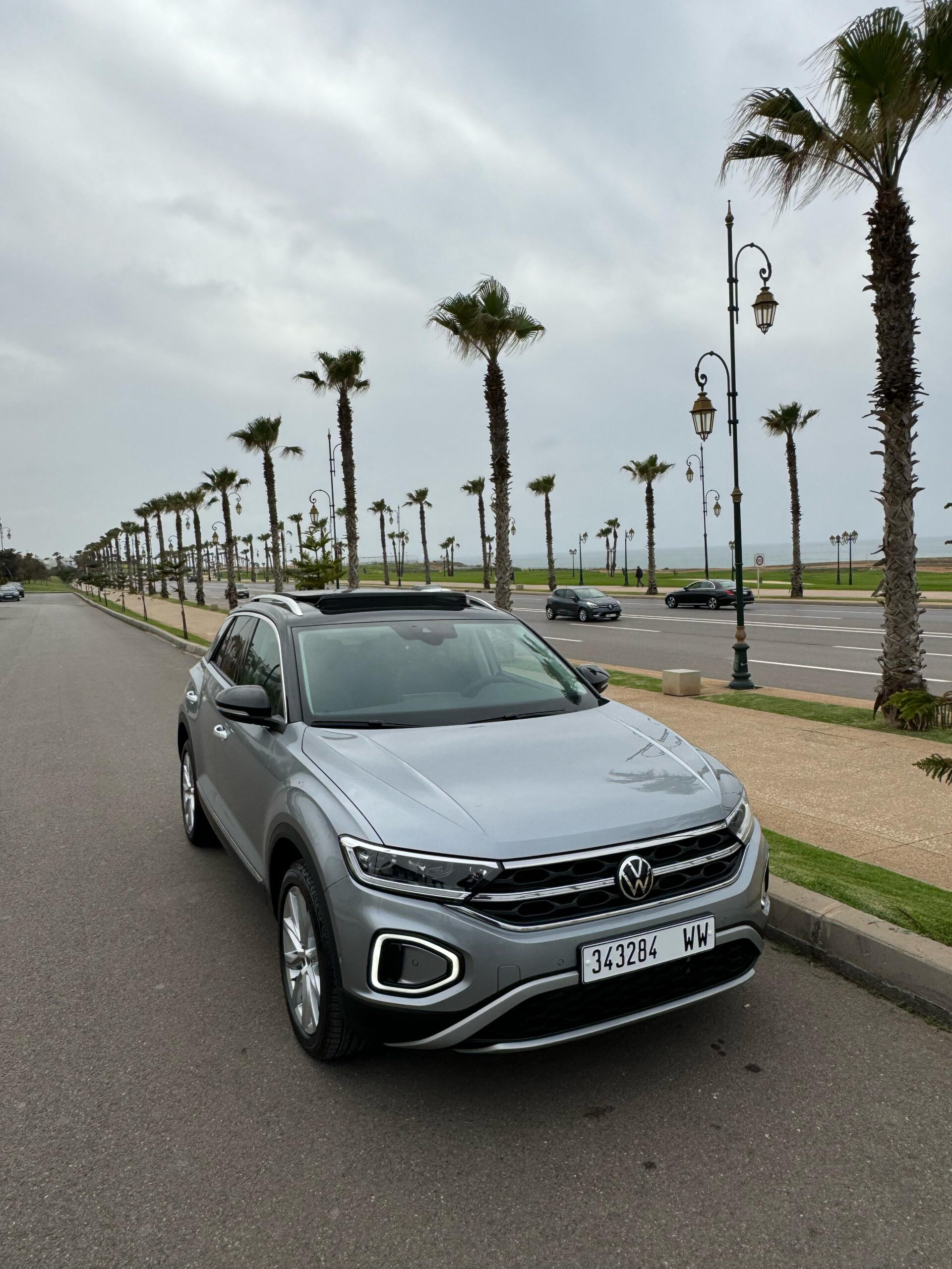 
								Volkswagen T-Roc full									