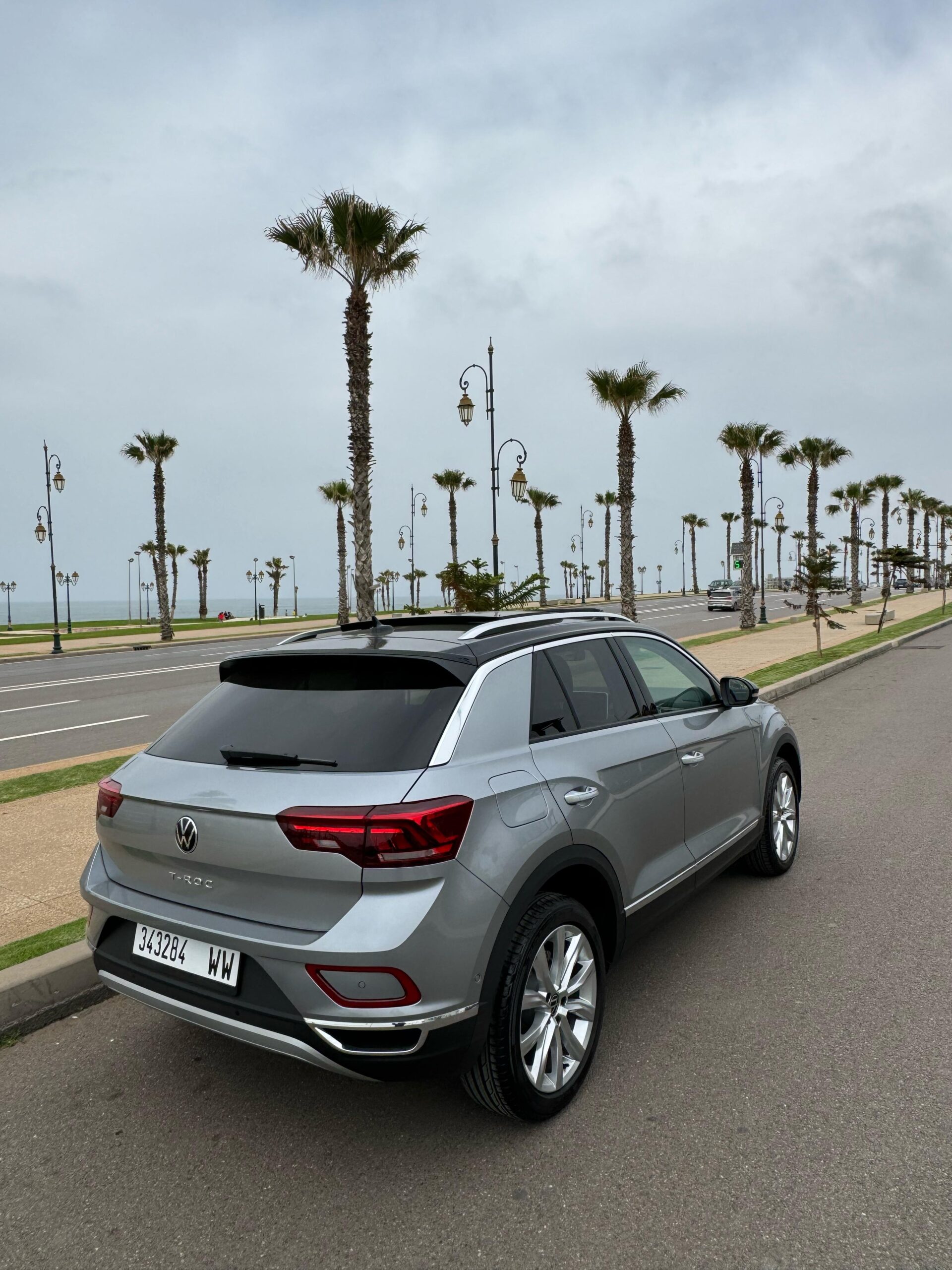 
								Volkswagen T-Roc full									