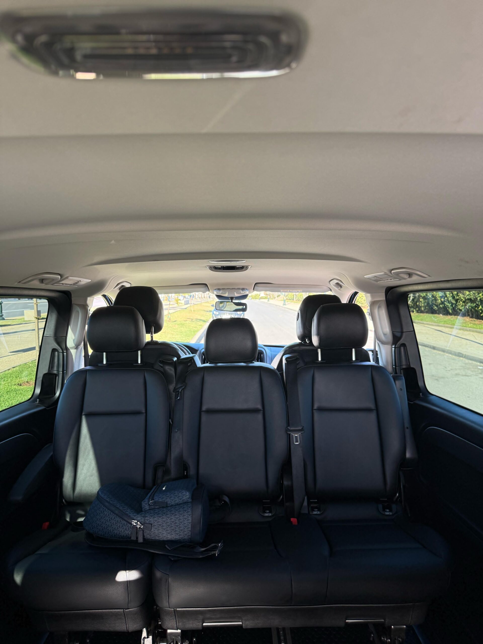 
								Mercedes Vito 8 places full									