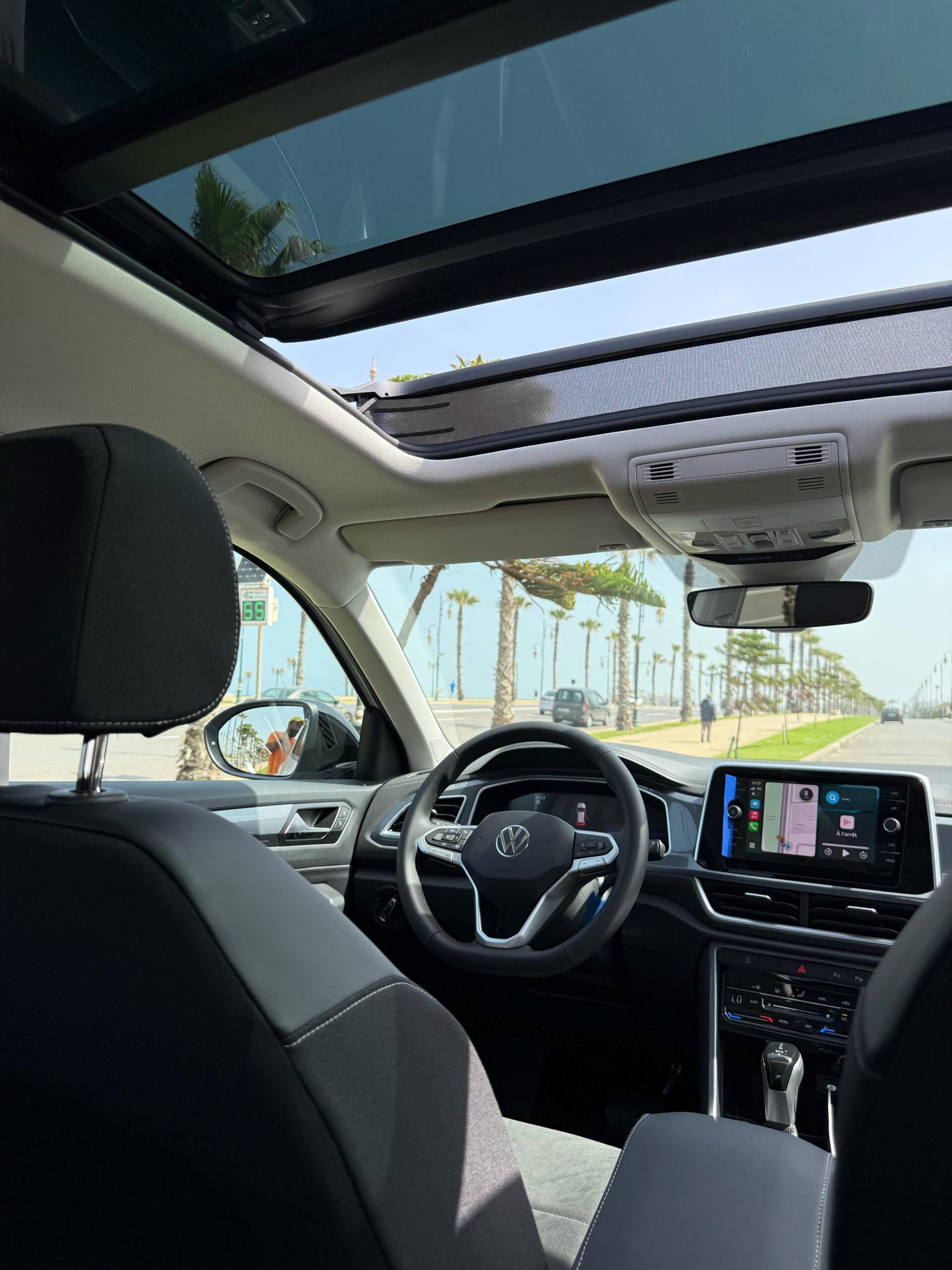 
								Volkswagen T-Roc full									