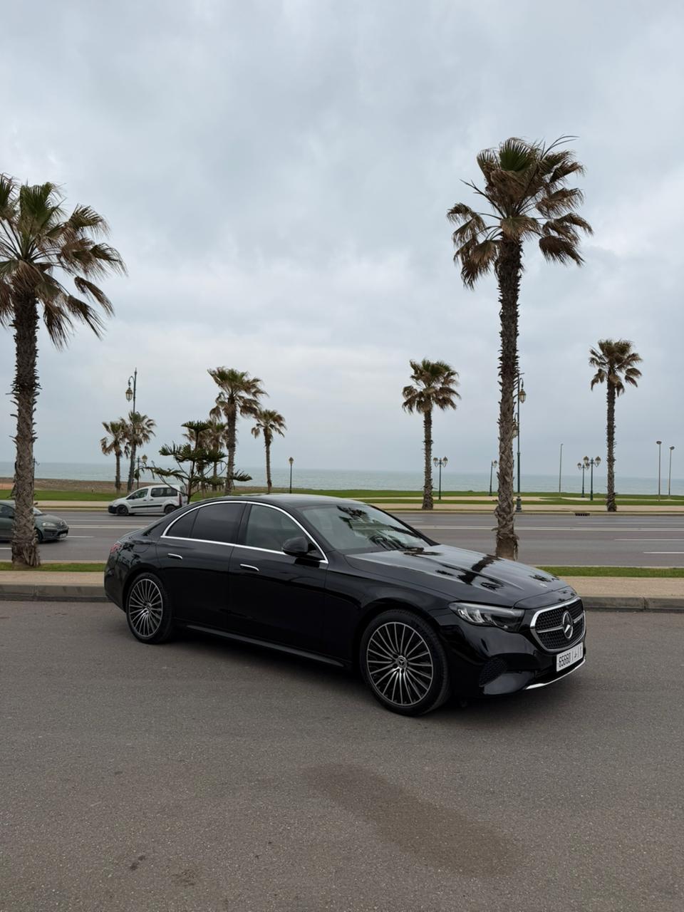 
								Mercedes Classe E 220 full									