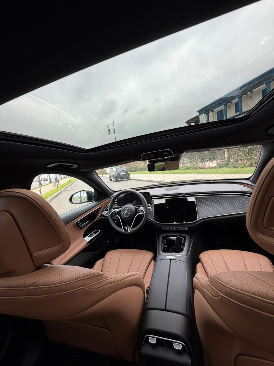 
								Mercedes Classe E 220 full									